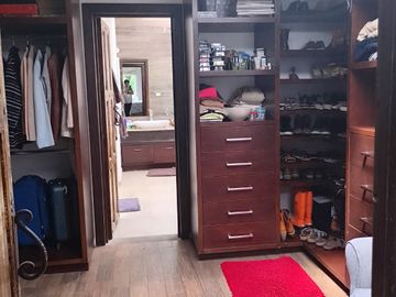 casa en venta en la Recta a Cholula cerca a la UDLA en condominio con  área verde .