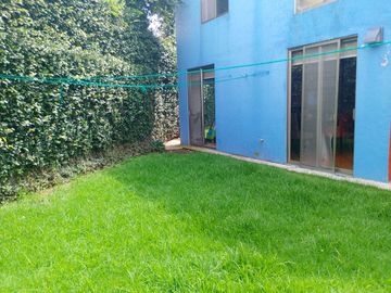 casa en venta en la Recta a Cholula cerca a la UDLA en condominio con  área verde .