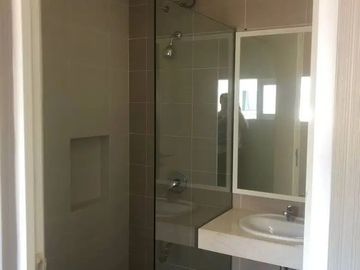 Rumah Royal Residence Semi Furnish Lokasi Jalan Kembar row 4 mobil