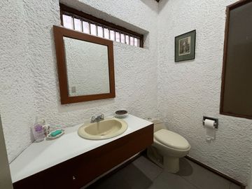 Alquilo casa en esquina, vivienda u oficina, San Borja