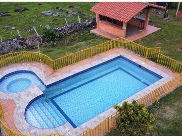 VENDE CABAÑA CHINACOTA