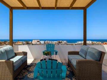 Casa Moderna en Ensenada con Impresionantes Vistas al Océano, a Solo Minutos de la Playa Arenosa