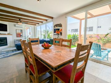 Casa Moderna en Ensenada con Impresionantes Vistas al Océano, a Solo Minutos de la Playa Arenosa