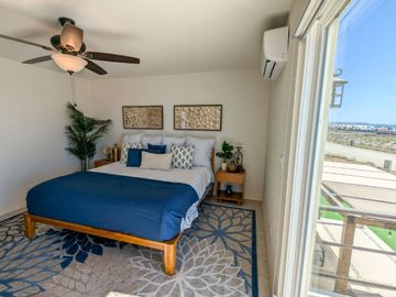 Casa Moderna en Ensenada con Impresionantes Vistas al Océano, a Solo Minutos de la Playa Arenosa