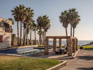 Casa Moderna en Ensenada con Impresionantes Vistas al Océano, a Solo Minutos de la Playa Arenosa