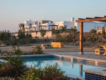 Casa Moderna en Ensenada con Impresionantes Vistas al Océano, a Solo Minutos de la Playa Arenosa