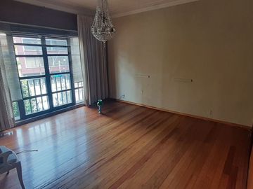 RESIDENCIA EN VENTA A PASOS DEL PARQUE HUNDIDO