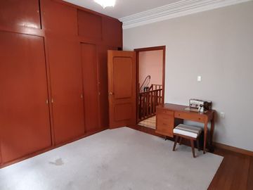 RESIDENCIA EN VENTA A PASOS DEL PARQUE HUNDIDO