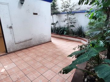 RESIDENCIA EN VENTA A PASOS DEL PARQUE HUNDIDO
