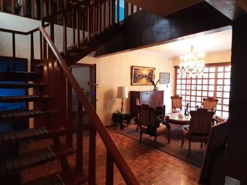 RESIDENCIA EN VENTA A PASOS DEL PARQUE HUNDIDO
