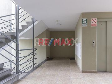 Alquiler apartamento Santiago de Surco S/ 2,300