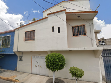 VENTA DE CASA EN NEZAHUALCOYOTL VILLADA EDOMEX