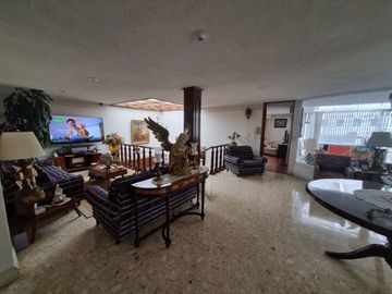 CENTRICA RESIDENCIA EN TOLUCA EN VENTA