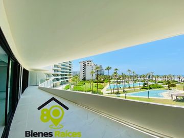 Depa CON PLAYA EN VENTA de 5 recámaras CON VISTA AL MAR