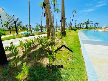 Depa CON PLAYA EN VENTA de 5 recámaras CON VISTA AL MAR
