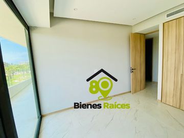 Depa CON PLAYA EN VENTA de 5 recámaras CON VISTA AL MAR