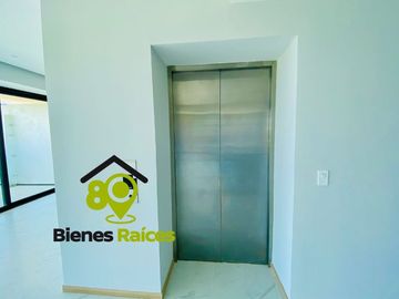 Depa CON PLAYA EN VENTA de 5 recámaras CON VISTA AL MAR