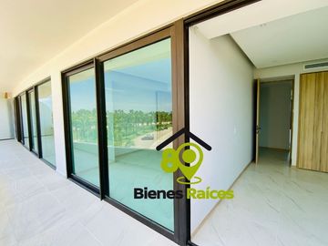 Depa CON PLAYA EN VENTA de 5 recámaras CON VISTA AL MAR