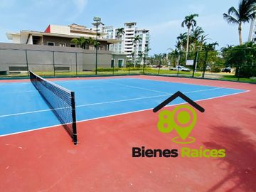 Depa CON PLAYA EN VENTA de 5 recámaras CON VISTA AL MAR