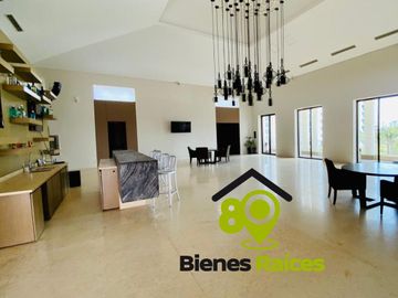 Depa CON PLAYA EN VENTA de 5 recámaras CON VISTA AL MAR