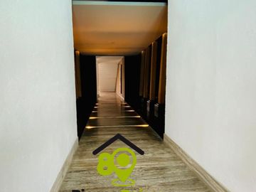 Depa CON PLAYA EN VENTA de 5 recámaras CON VISTA AL MAR