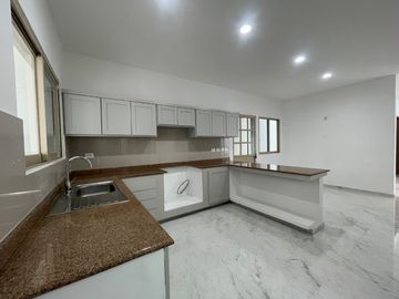 Casa en venta. Fraccionamiento Montecarlo, Villahermosa. Tabasco