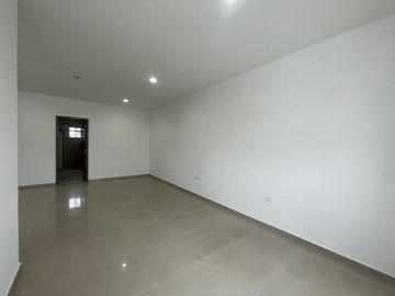 Casa en venta. Fraccionamiento Montecarlo, Villahermosa. Tabasco