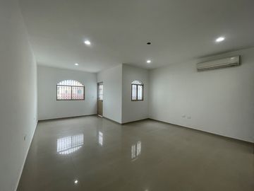 Casa en venta. Fraccionamiento Montecarlo, Villahermosa. Tabasco