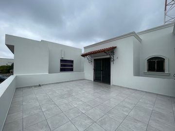 Casa en venta. Fraccionamiento Montecarlo, Villahermosa. Tabasco