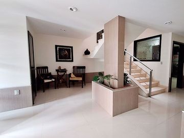 Casa en venta en Zona Plateada, con cinco habitaciones.