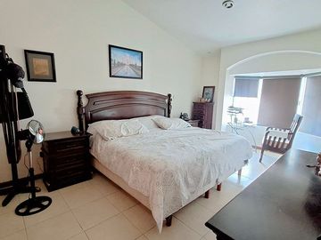 Casa en venta en Zona Plateada, con cinco habitaciones.
