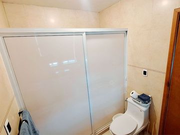 Casa en venta en Zona Plateada, con cinco habitaciones.