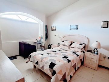Casa en venta en Zona Plateada, con cinco habitaciones.