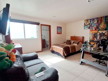 Casa en venta en Zona Plateada, con cinco habitaciones.