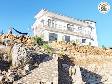 SE ALQUILA CASA VACACIONAL DE DOS PISOS CON ÁREA VERDE
