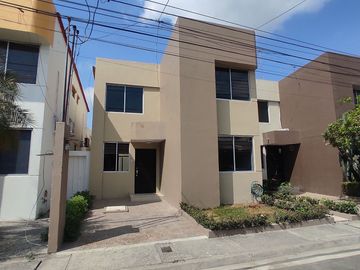 Casa de venta en via Salitre, Urbanización Cataluña