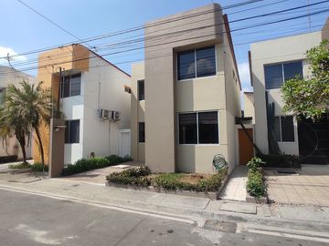 Casa de venta en via Salitre, Urbanización Cataluña