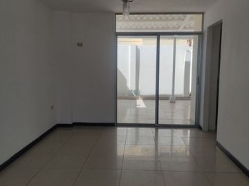 Casa de venta en via Salitre, Urbanización Cataluña