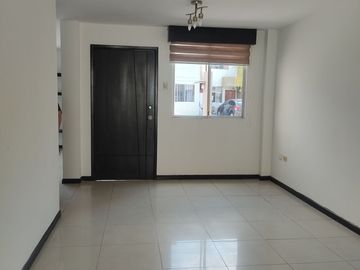 Casa de venta en via Salitre, Urbanización Cataluña