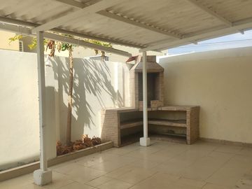 Casa de venta en via Salitre, Urbanización Cataluña