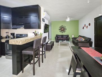 Departamento junto a la alberca, en venta, Pelícanos, Centro, Playa del Carmen