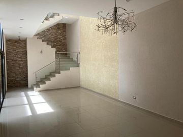 CASA EN VENTA VILLAMAGNA 5 HABITACIONES