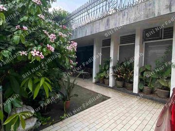 Rumah bagus luas di Gandaria