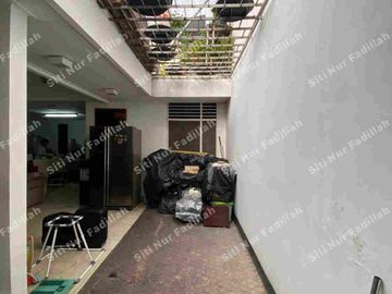 Rumah bagus luas di Gandaria