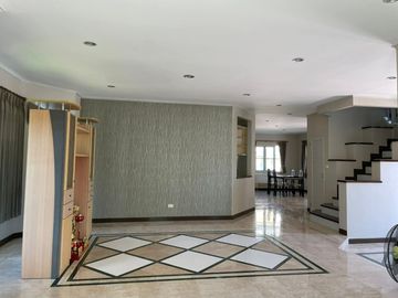 For Sale 4 bedrooms 4 bathroom Ladawan Lake Colonial
