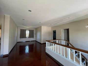 For Sale 4 bedrooms 4 bathroom Ladawan Lake Colonial