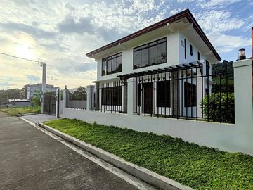 Luxury 5-Bedroom Home for Sale in Sun Valley, Antipolo City – Overlooking the Golf Course with High-End Amenities