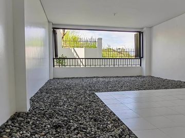 Luxury 5-Bedroom Home for Sale in Sun Valley, Antipolo City – Overlooking the Golf Course with High-End Amenities