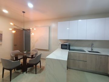 Departamento en venta de 1 habitación, 2 baños completos, Distrito corazón Playa del Carmen, QUintana Roo, a pocos pasos de la quinta avenida.