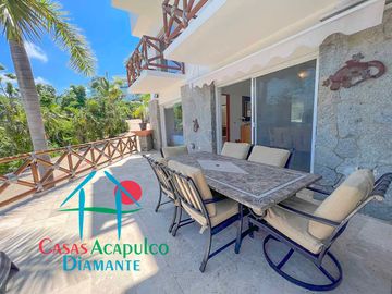 Casa en renta con terraza,  espectacular vista al mar y alberca privada